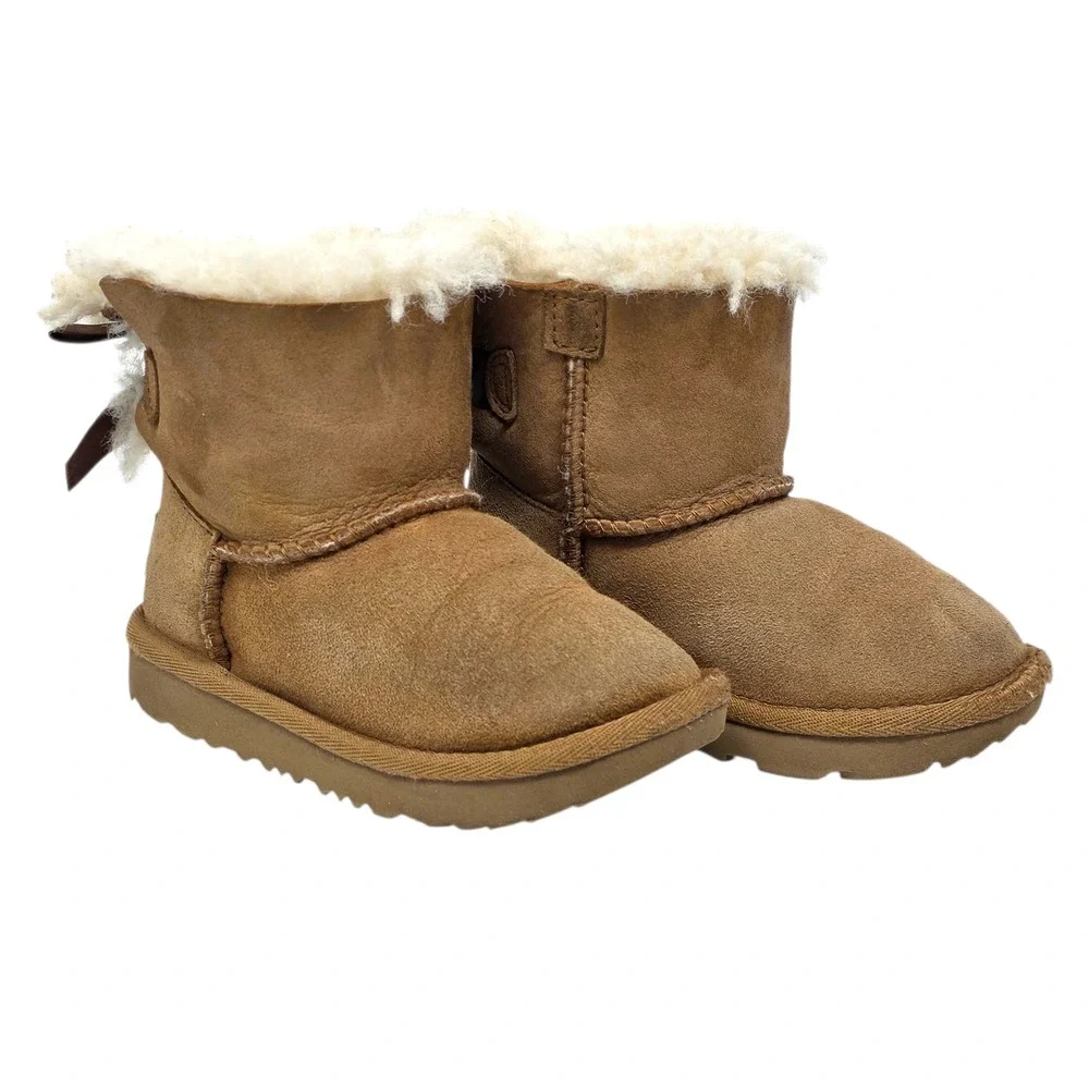 UGG Toddler Mini Bailey Bow II Chestnut Suede Boots‎ Size 8T 1017397T